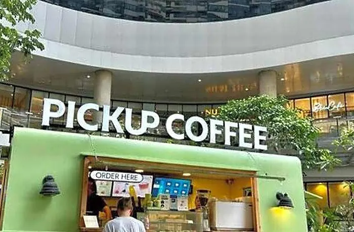 Lush Residences Makati 호텔 4*