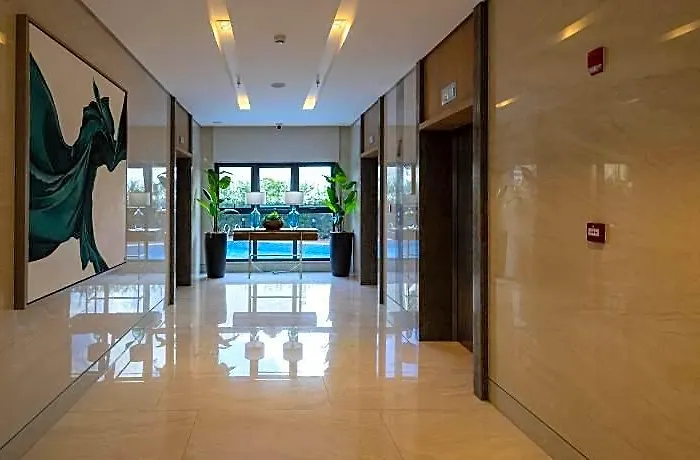 호텔 Lush Residences Makati 4*