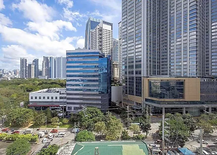 Lush Residences Makati 호텔 4*